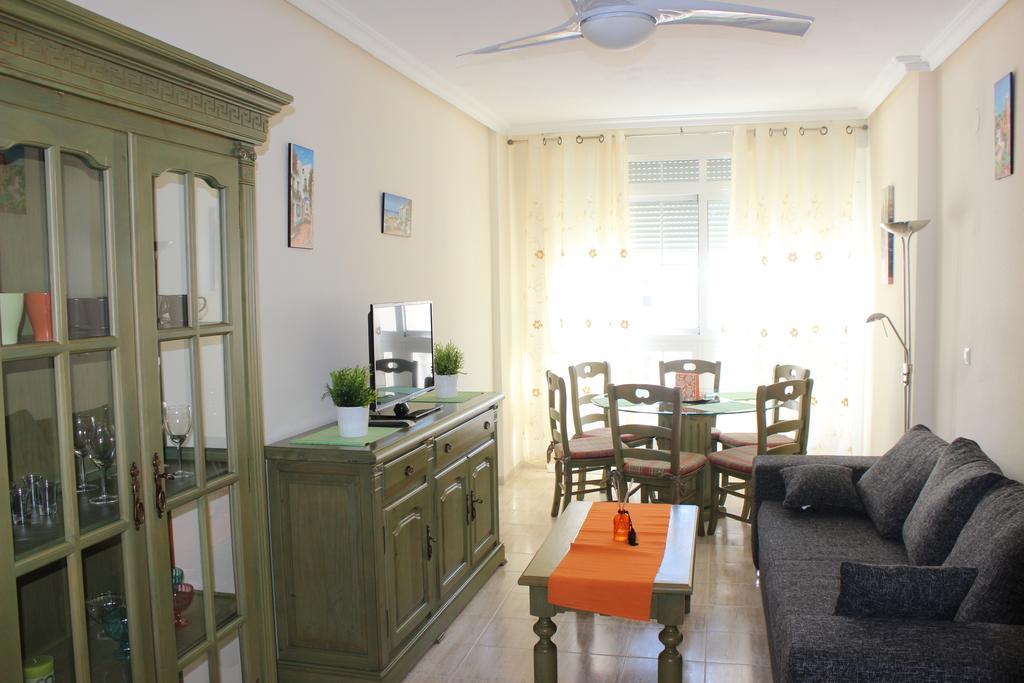 Apartamento Apartamento Mariposa Torrevieja Habitación foto